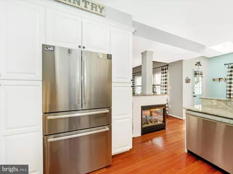 Kitchen - 2529 Waterside Dr, Frederick, MD 21701 photo 4 of 6
