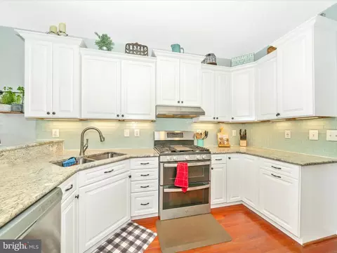 Kitchen - 2529 Waterside Dr, Frederick, MD 21701 photo 3 of 6