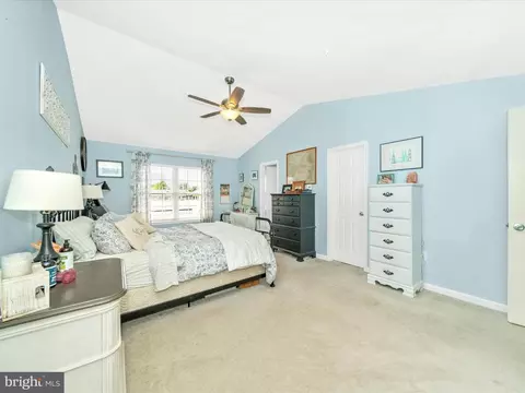 Bedroom - 2529 Waterside Dr, Frederick, MD 21701 photo 2 of 10