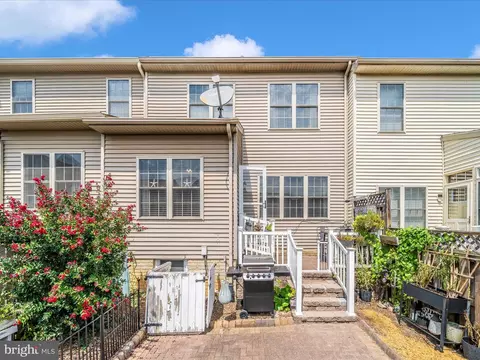 Exterior - 2529 Waterside Dr, Frederick, MD 21701 photo 5 of 17