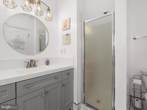 Bath - 930 Mosby Dr, Frederick, MD 21701 photo 5 of 7