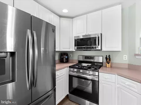 Kitchen - 930 Mosby Dr, Frederick, MD 21701 photo 4 of 6
