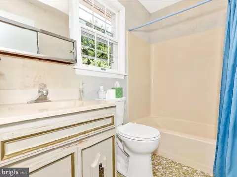 Bath - 8107 Clearfield Rd, Frederick, MD 21702 photo 3 of 5
