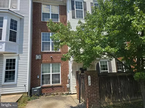 102 Royal Bonnet Pl, Frederick, MD 21702