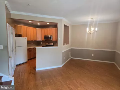Living - 102 Royal Bonnet Pl, Frederick, MD 21702 photo 1 of 4