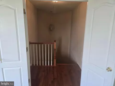 Entry Way - 102 Royal Bonnet Pl, Frederick, MD 21702 photo 5 of 5