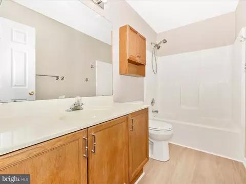 Bath - 432 Delaware Rd, Frederick, MD 21701 photo 3 of 4