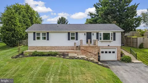 516 Gateway Dr W, Thurmont, MD 21788