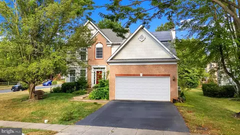 1714 Dearbought Dr, Frederick, MD 21701