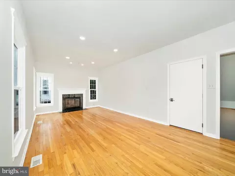 Living - 1764 Algonquin Rd, Frederick, MD 21701 photo 4 of 7