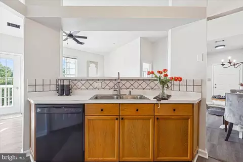 Kitchen - 8206 Blue Heron Dr #3D, Frederick, MD 21701 photo 4 of 5