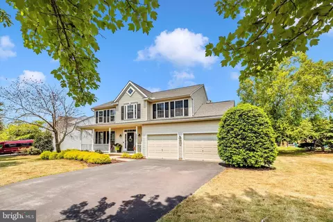 211 Creek Walk Dr, Walkersville, MD 21793