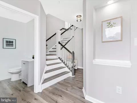 Entry Way - 579 Eisenhower Dr, Frederick, MD 21703 photo 3 of 6
