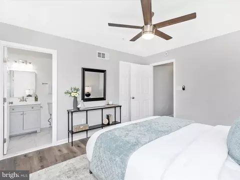 Bedroom - 579 Eisenhower Dr, Frederick, MD 21703 photo 3 of 7