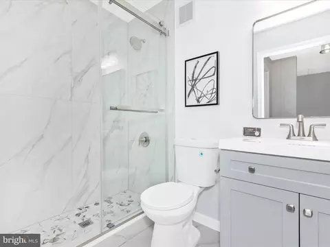 Bath - 579 Eisenhower Dr, Frederick, MD 21703 photo 4 of 4