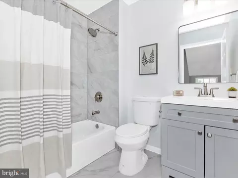 Bath - 579 Eisenhower Dr, Frederick, MD 21703 photo 3 of 4