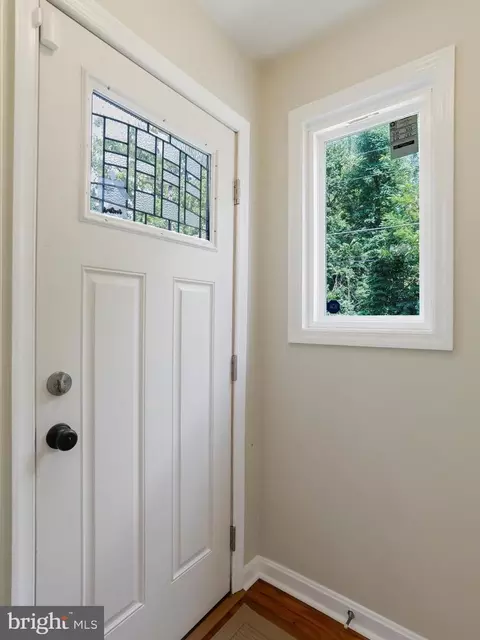 Entry Way - 6615 Mountaindale Rd, Thurmont, MD 21788 photo 1 of 2