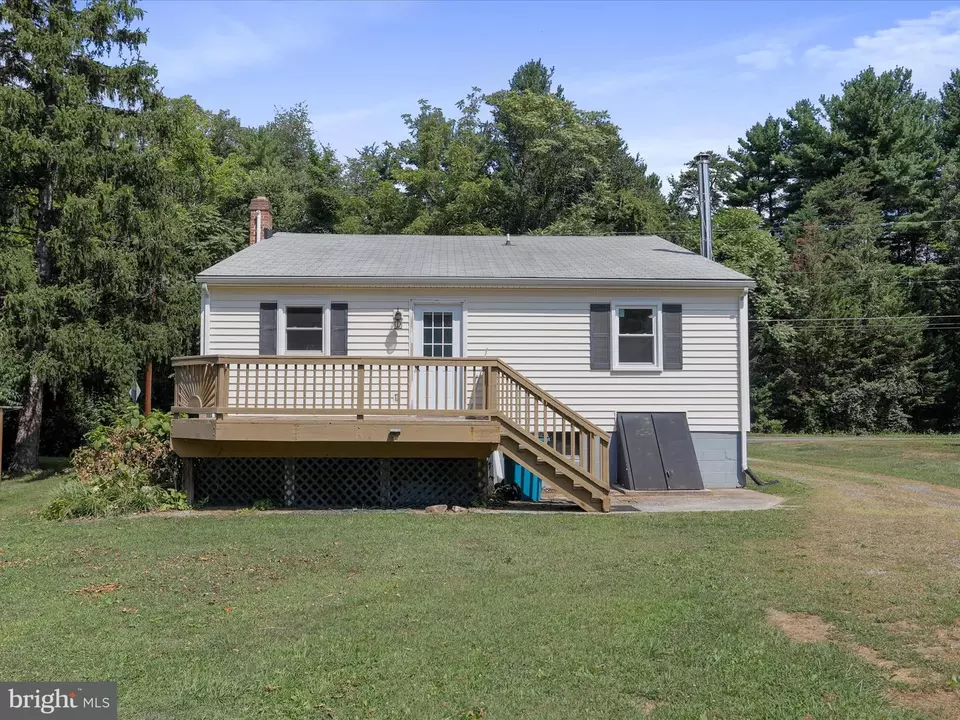 Exterior - 6615 Mountaindale Rd, Thurmont, MD 21788 photo 7 of 10
