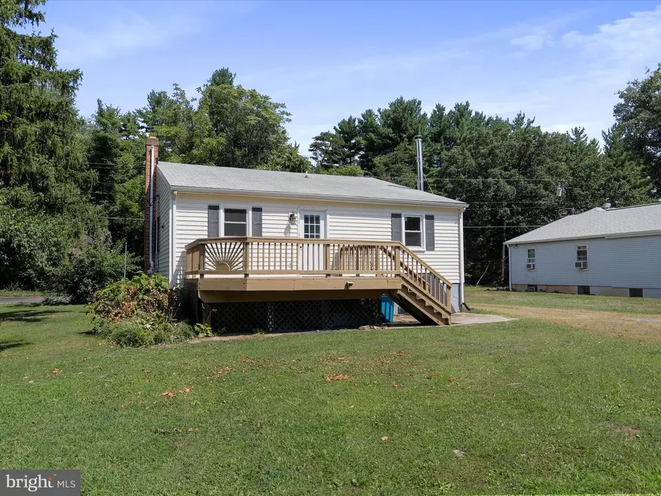 Exterior - 6615 Mountaindale Rd, Thurmont, MD 21788 photo 8 of 10