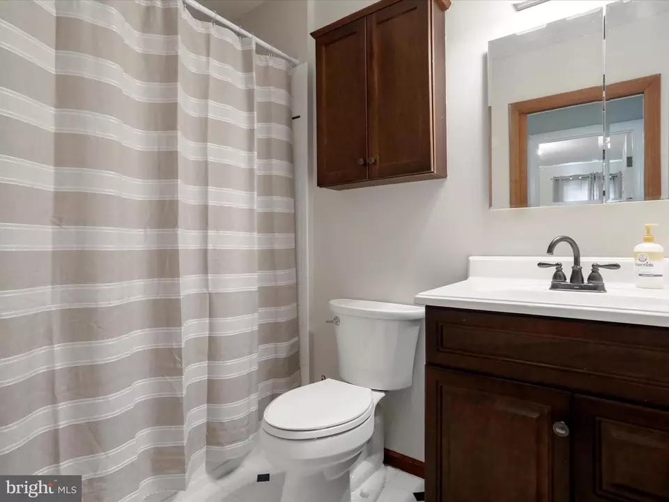 Bath - 6615 Mountaindale Rd, Thurmont, MD 21788 photo 2 of 2