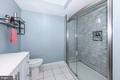 Bath - 2102 Walnut Ridge Ct, Frederick, MD 21702 photo 6 of 6
