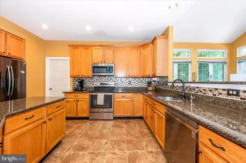 Kitchen - 2102 Walnut Ridge Ct, Frederick, MD 21702 photo 2 of 3