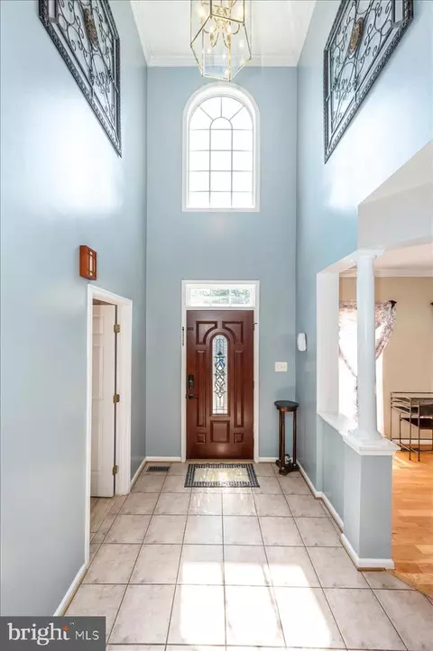 Entry Way - 2102 Walnut Ridge Ct, Frederick, MD 21702 photo 1 of 6