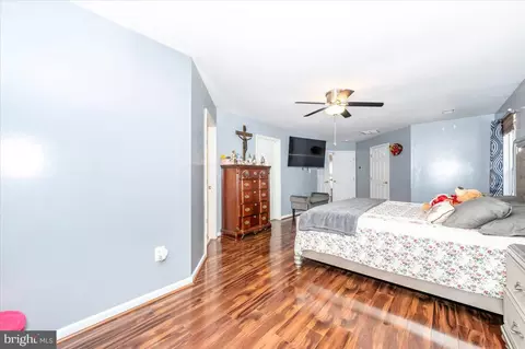 Bedroom - 2102 Walnut Ridge Ct, Frederick, MD 21702 photo 3 of 7