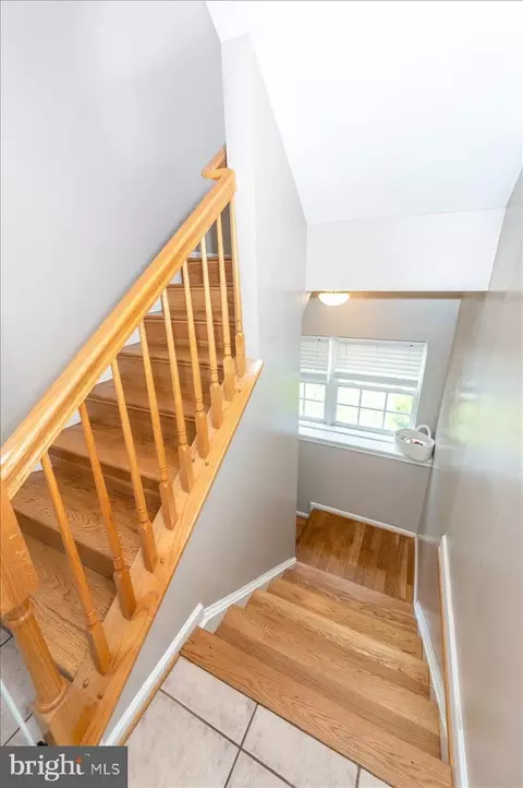Entry Way - 2102 Walnut Ridge Ct, Frederick, MD 21702 photo 6 of 6