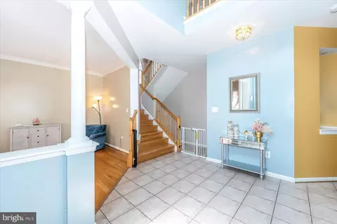 Entry Way - 2102 Walnut Ridge Ct, Frederick, MD 21702 photo 2 of 6
