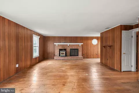 Living - 107 Broad St, Middletown, MD 21769 photo 1 of 2