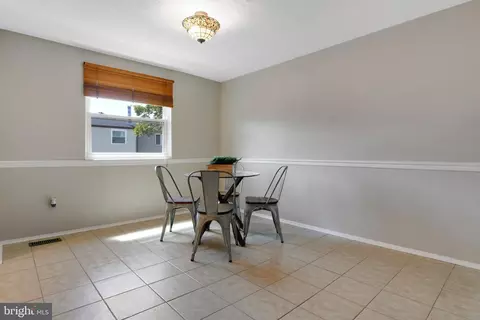 Dining - 7025 Hames Ct, Frederick, MD 21703 photo 4 of 4