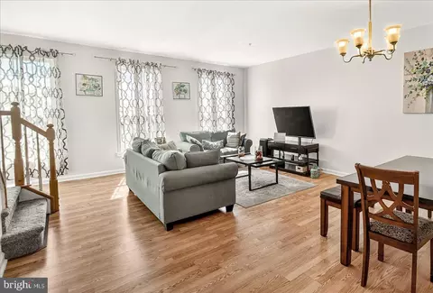 Living - 505 Sylvan Ct, Frederick, MD 21703 photo 1 of 2