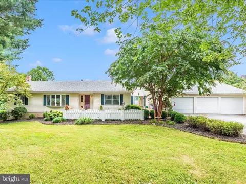 1706 Water St, Knoxville, MD 21758