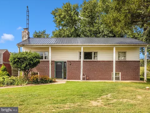 12622 Creagerstown Rd, Thurmont, MD 21788