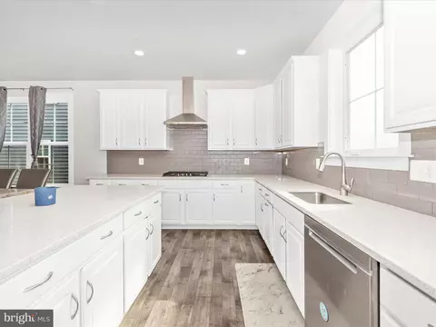 1807 Fairway Ln, Frederick, MD 21702 photo 4