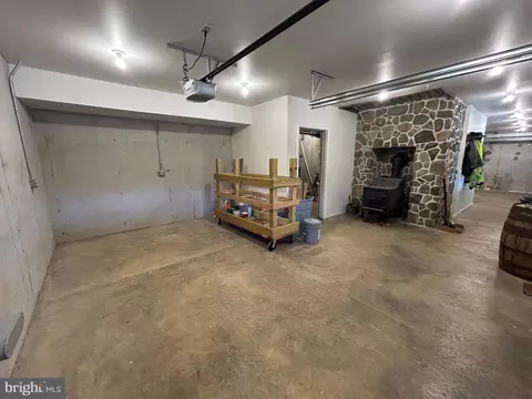 Exterior - 14301 Tower Rd, Smithsburg, MD 21783 photo 6 of 30