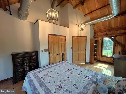 Bedroom - 14301 Tower Rd, Smithsburg, MD 21783 photo 5 of 9