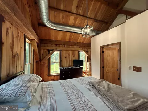 Bedroom - 14301 Tower Rd, Smithsburg, MD 21783 photo 8 of 9