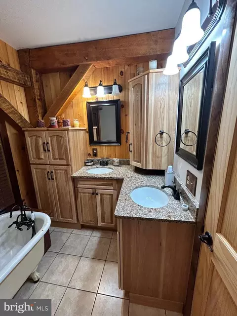 Bath - 14301 Tower Rd, Smithsburg, MD 21783 photo 1 of 7