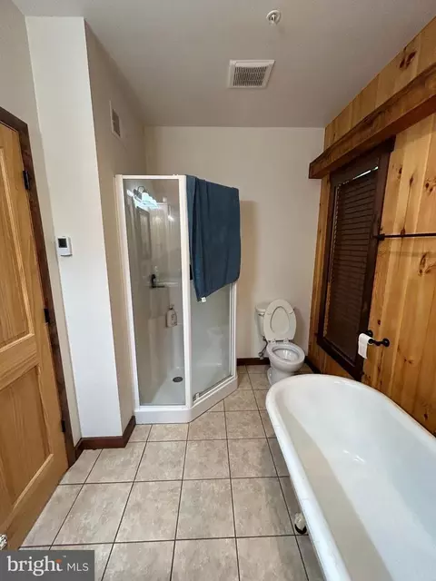 Bath - 14301 Tower Rd, Smithsburg, MD 21783 photo 2 of 7