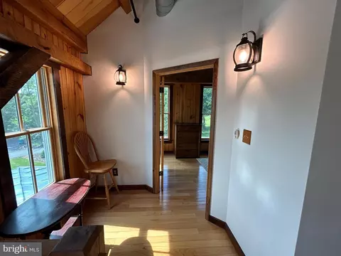 Entry Way - 14301 Tower Rd, Smithsburg, MD 21783 photo 13 of 20
