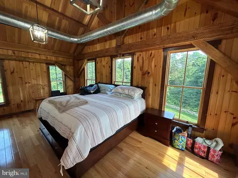 Bedroom - 14301 Tower Rd, Smithsburg, MD 21783 photo 6 of 9