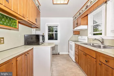 Kitchen - 412 Lee Pl, Frederick, MD 21702 photo 2 of 3