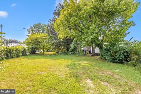 Exterior - 412 Lee Pl, Frederick, MD 21702 photo 6 of 10