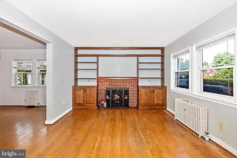 Living - 412 Lee Pl, Frederick, MD 21702 photo 3 of 3