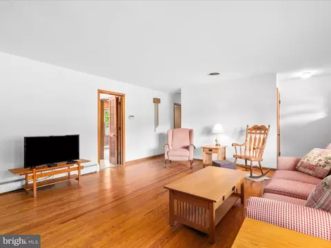 617 Taney Ave, Frederick, MD 21702 photo 3