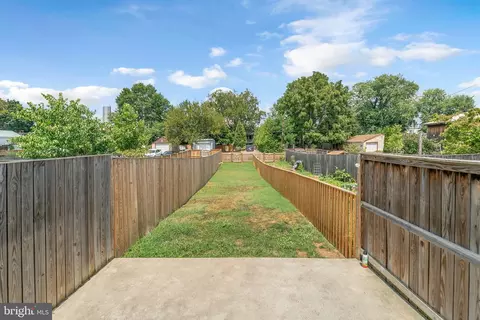 Exterior - 235 6th St E, Frederick, MD 21701 photo 3 of 5