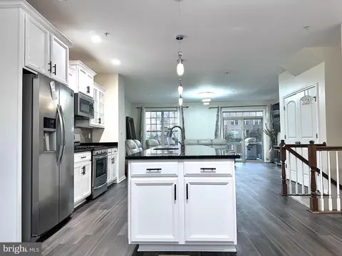 4718 Cambria Rd, Frederick, MD 21703 photo 2
