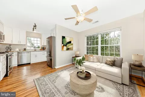 Living - 591 Cawley Dr #1-3C, Frederick, MD 21703 photo 2 of 6